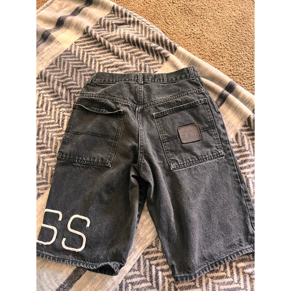 Vintage Boss Black Denim men’s shorts waist size 28-30. - Picture 6 of 8